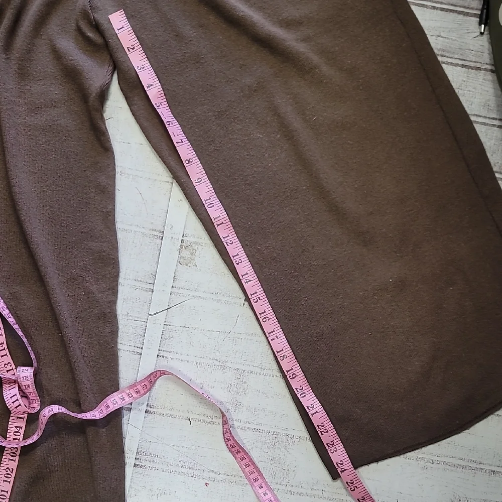 Colours V-Neck Sweater in Brown